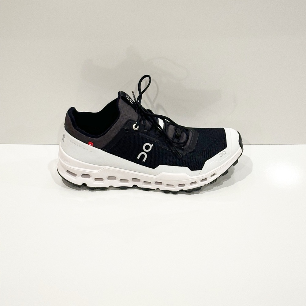 Women’s Cloudultra Trail Running Shoes size 10 Black and White